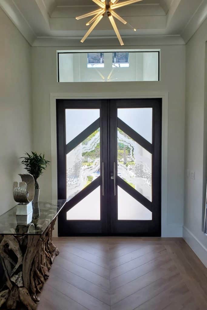 SDLs offer custom, modern grid patterns for doors and glass.